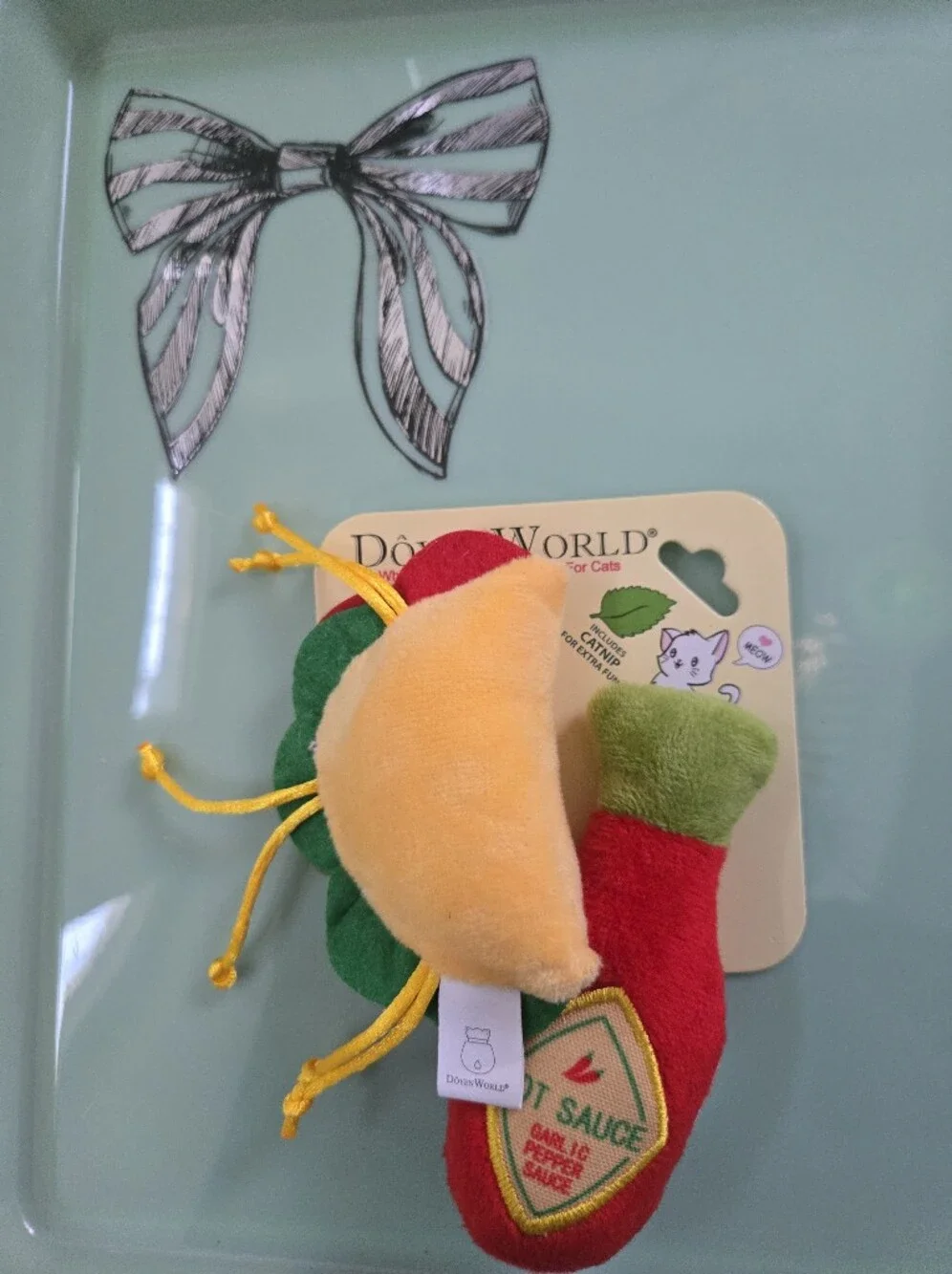 Doyen World Natural Material Plush Taco and Hot Sauce Cat Toy